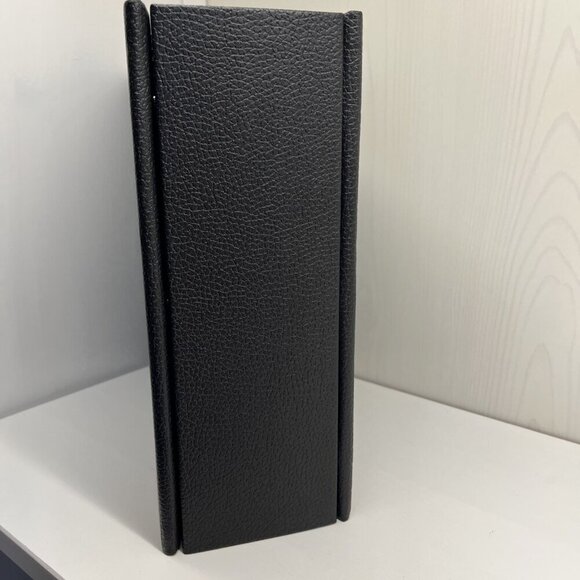 Disney Minnie Mouse The Main Attraction Collector Book Binder only NO pins - Picture 3 of 16